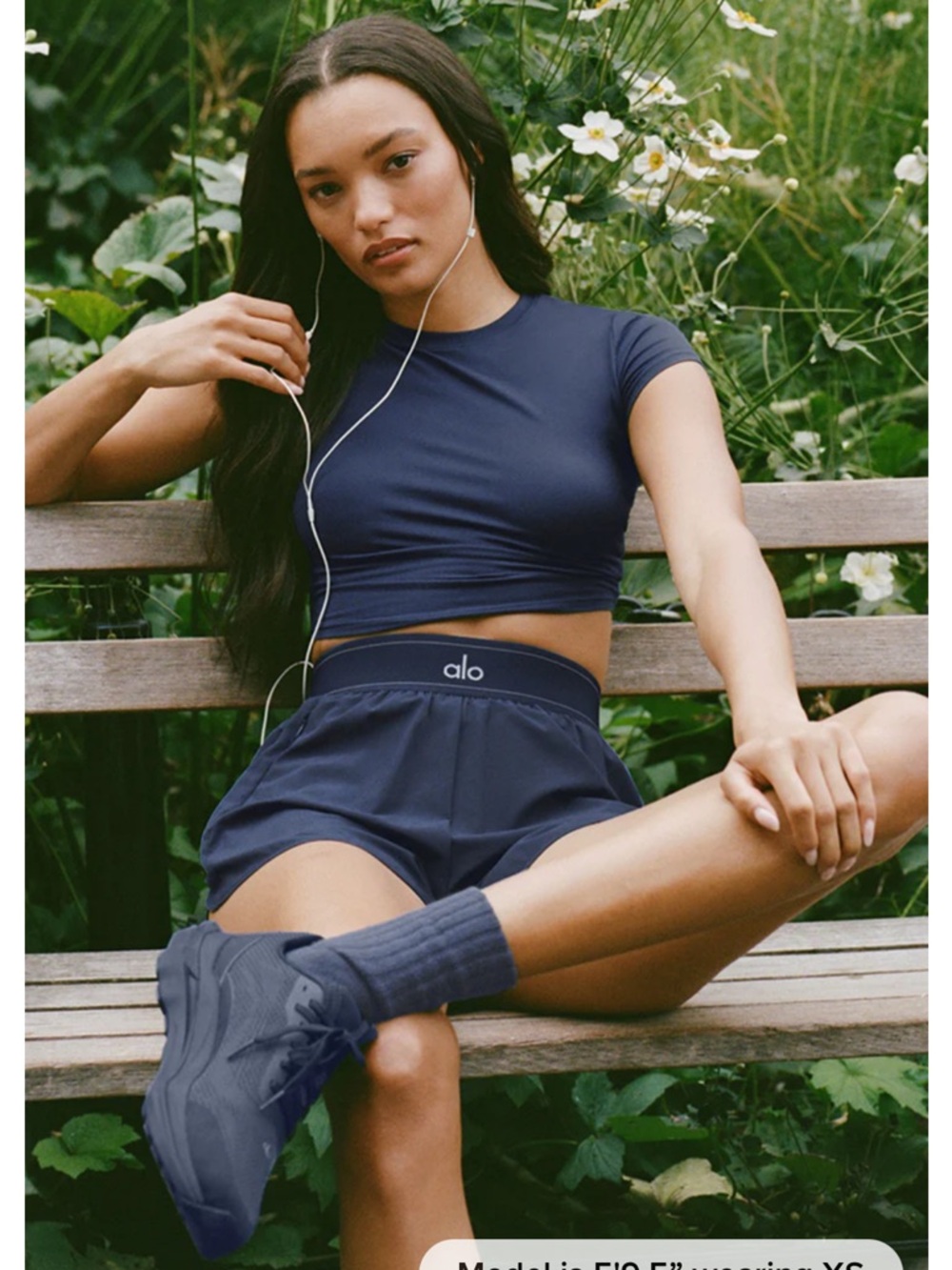 ALO Yoga Women's Navy crop finesse top L NWT